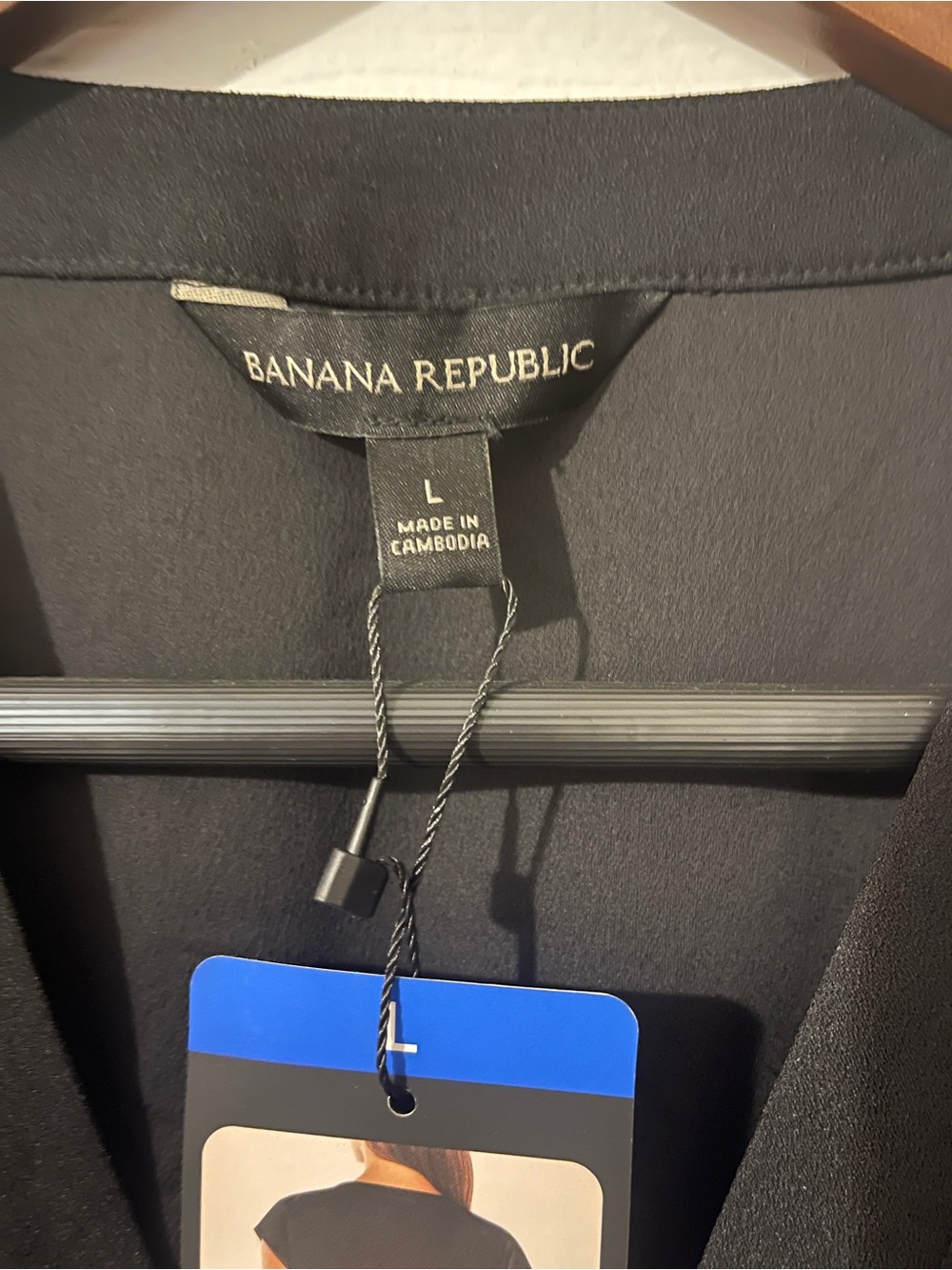 Banana Republic Black V-Neck Cap Sleeve Blouse - Picture 4 of 8